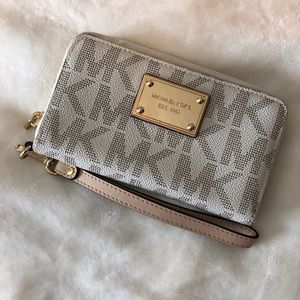 Michael Kors wristlet